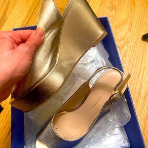 Stuart Weitzman Gold Rinna Wedge Platform Leather 7.5 (Md1) Sandals